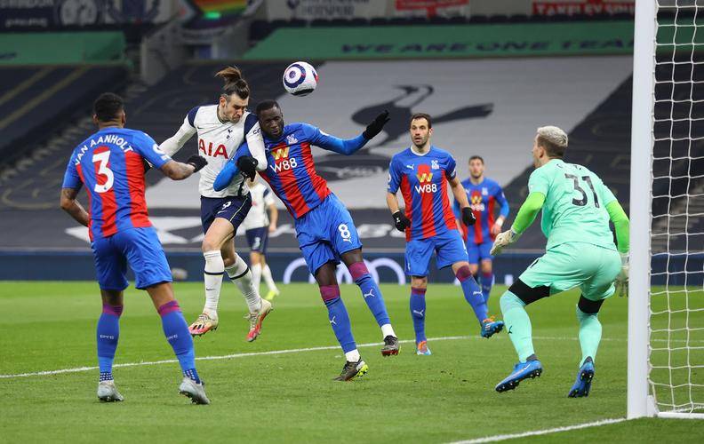 今晚足总杯焦点战;皇家马德里造点机会;引发热议;更衣室氛围转暖的简单介绍 今晚足总杯焦点战;皇家马德里造点机会;引发热议;更衣室氛围转暖的简单介绍