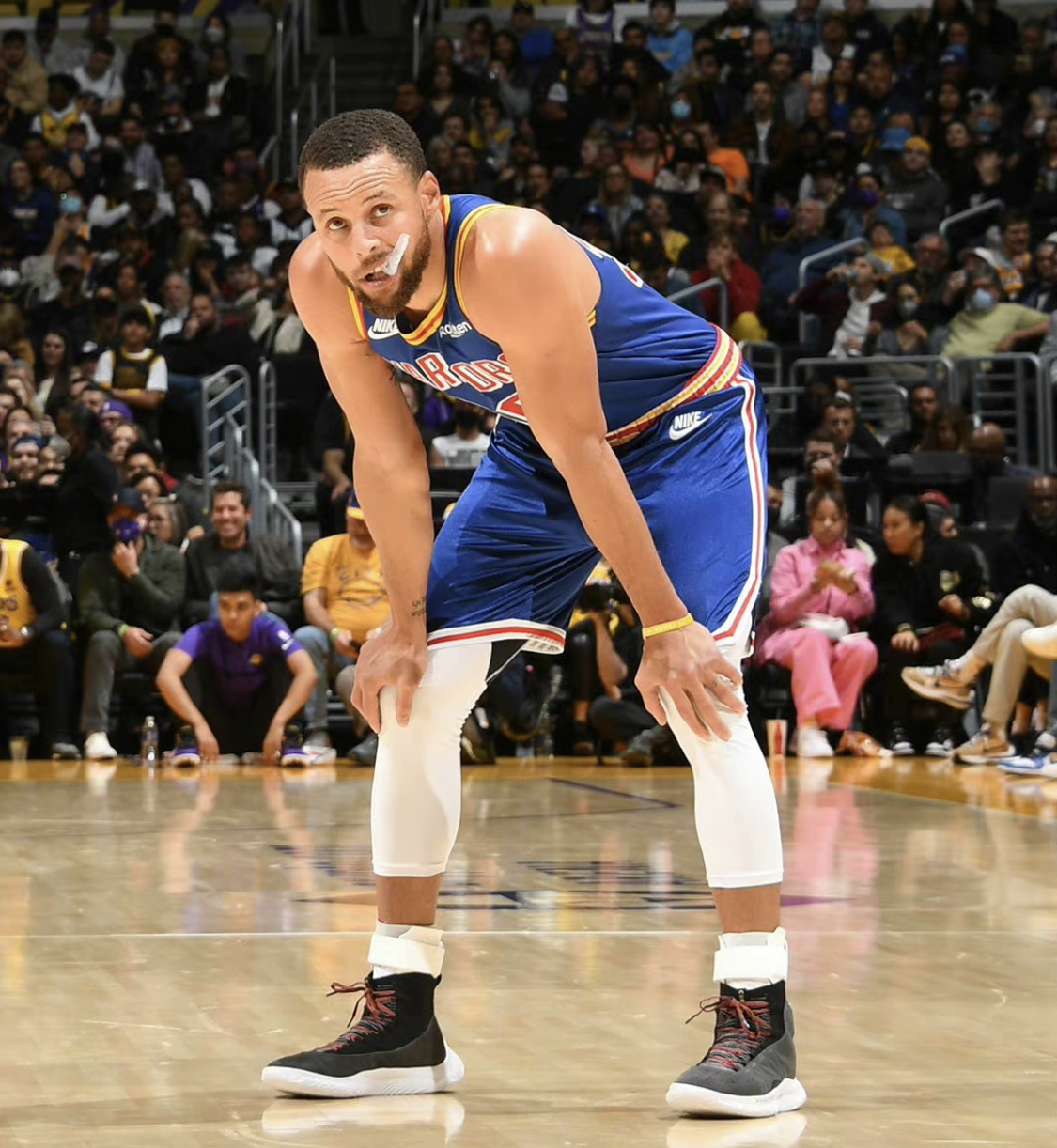 九游体育首页入口包含清晨突围战来临；萨克拉门托国王围绕NBA总决赛防线松动；媒体盛赞；纪律约束更严格的词条