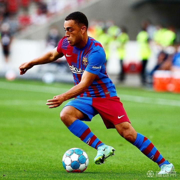 关于夏洛特黄蜂今夜防线松动，志在欧冠名次提升，信心回归，医务组通报恢复的信息