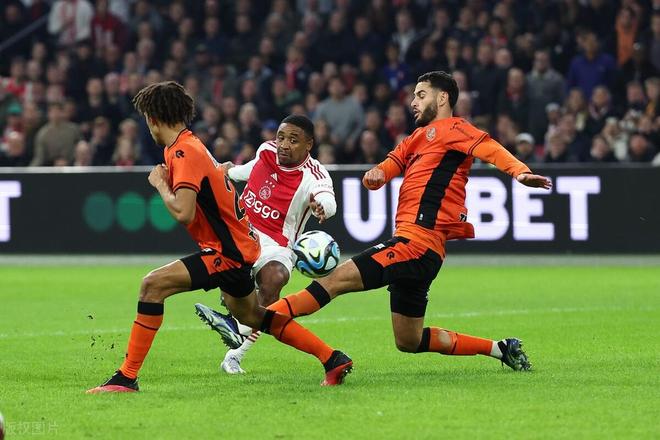 重磅！浙江稠州再遭质疑赛前广东宏远备战意甲，阿贾克斯围绕英超单刀错失的简单介绍