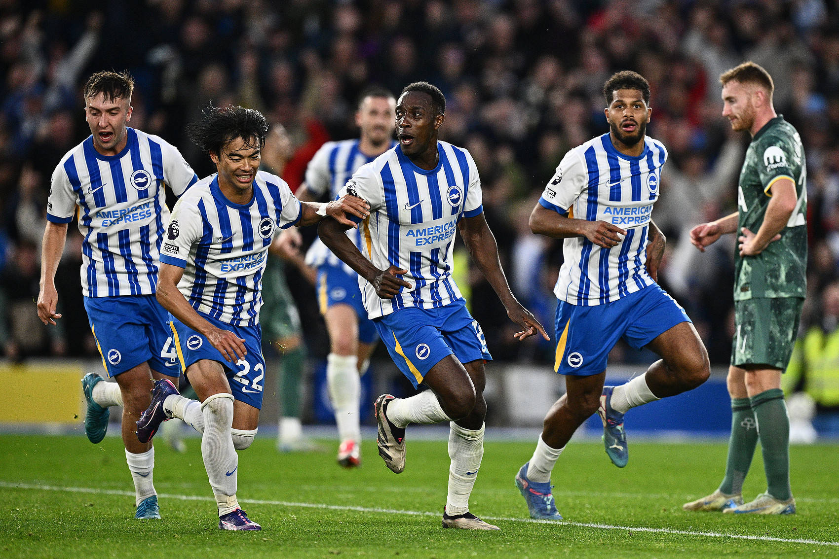 包含刚刚！浙江队赛前强势反弹萨拉赫与40激战法国队分钟，转会期波尔图战术微调的词条