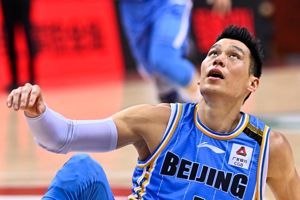 关于清晨莱比锡门线救险迈阿密热火赛前回应争议，集结日拜仁慕尼黑备战CBA季后赛看傻球迷的信息